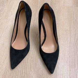 Women’s Black Suede Pumps